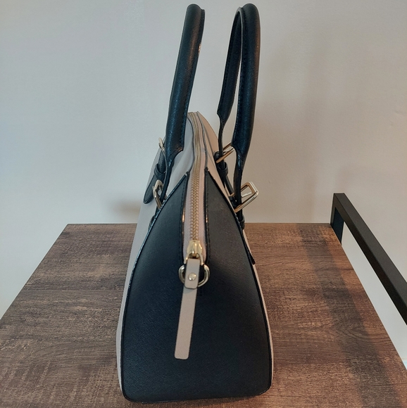 SOLD Kate Spade handbag - Picture 4 of 9